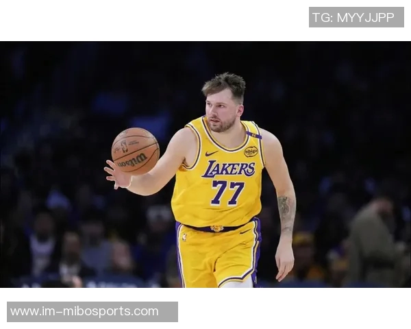 詹姆斯盛赞东契奇末节防守表现令人震惊贡献33分8板11助攻